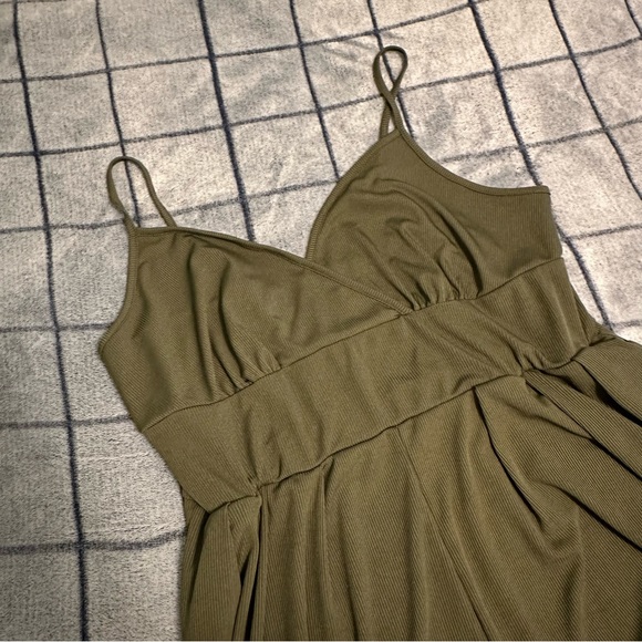 Cider Army Green romper (plus size) - Picture 2 of 5